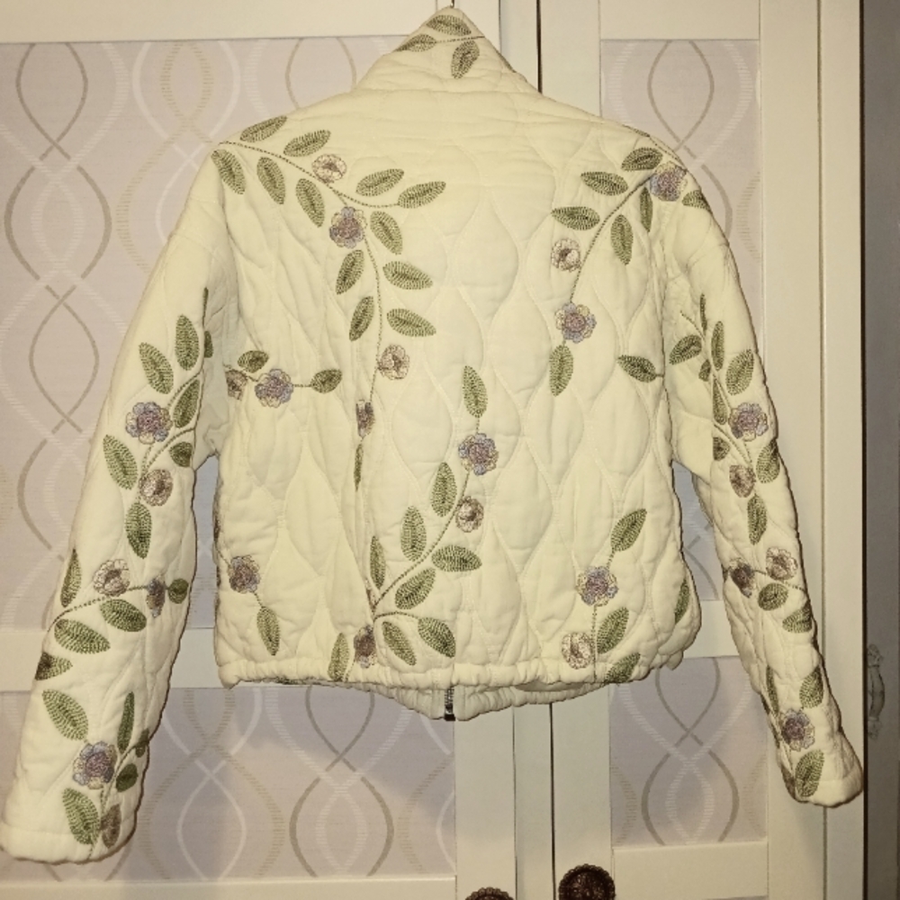 BlankNYC Floral Embroidered Quilted Jacket Full Zip - Picture 11 of 16
